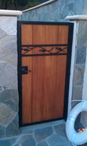 Gerontides, wooden gate
